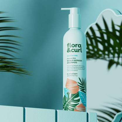 Flora &amp; Curl Soothe Me Kokosnuss Minze Kopfhaut-Erfrischungs-Shampoo 300ml